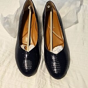 New Never Worn  J Renee Lizzard Print Patent Navy 8M